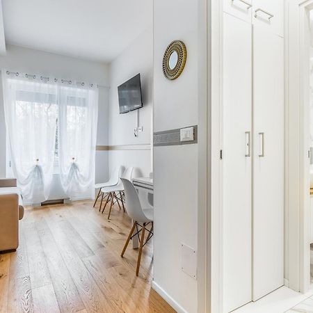 Milano Vetra-Parco Delle Basiliche 2 Pax- Wifi- Banfi Διαμέρισμα Εξωτερικό φωτογραφία