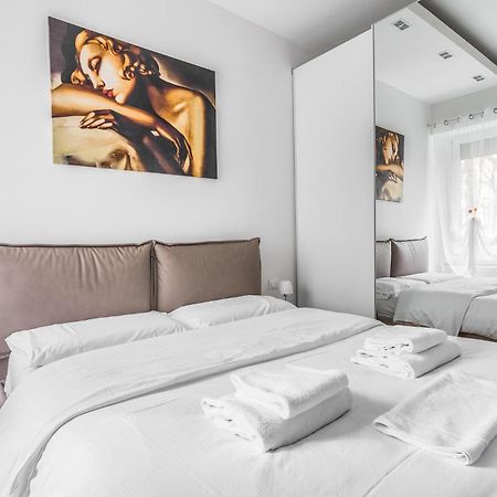 Milano Vetra-Parco Delle Basiliche 2 Pax- Wifi- Banfi Διαμέρισμα Εξωτερικό φωτογραφία